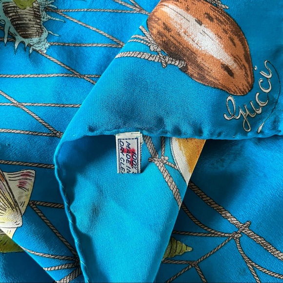 Gucci VTG Seashell Portal Silk Scarf - Picture 12 of 16